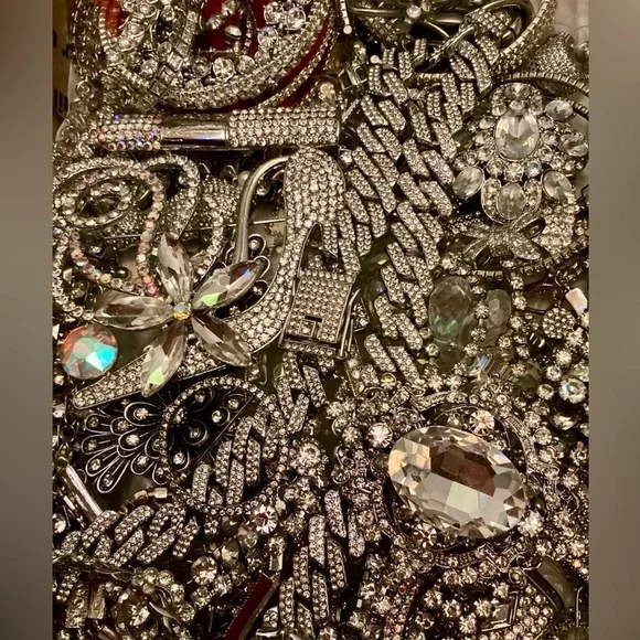 1/2 Lb Vtg 2 Now Estate Costume Jewelry Lot~Some Signed All Wearable gold silver